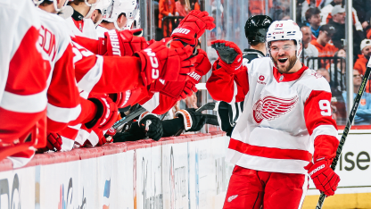 DET@PHI: DeBrincat scores goal against Samuel Ersson