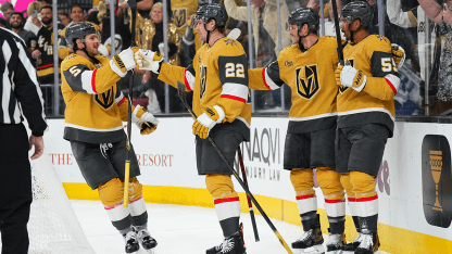 VAN@VGK: Smith scores empty-net goal