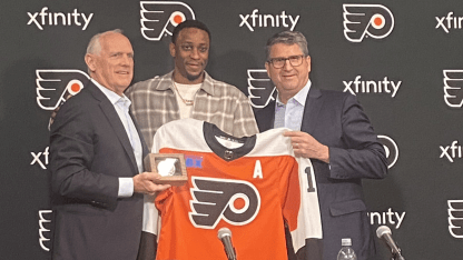 Philadelphia Flyers honor Wayne Simmonds for contributions on and off ice