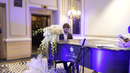 Toronto Maple Leafs goalie Joseph Woll shows talent on piano