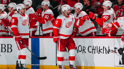 DET@NJD: Larkin scores goal against Jacob Markstrom