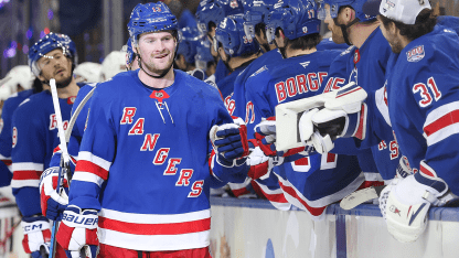 Lafrenière styr in pucken i powerplay