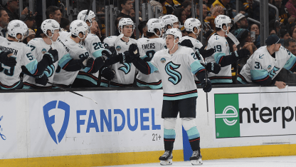 SEA@BOS: Tolvanen scores PPG against Jeremy Swayman