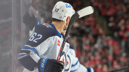 Niederreiter scores on the rush