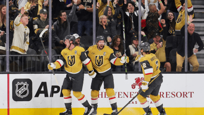 Roy anota en su partido número 300 de la NHL y le da a Las Vegas una victoria de 4-3 contra los Blues