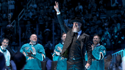 thornton_sharks_wave_103125