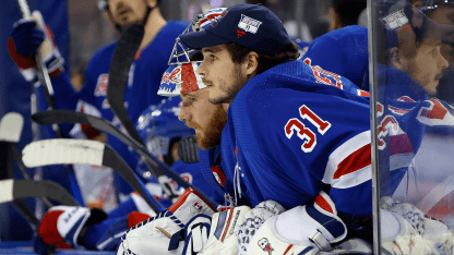 Shesterkin_Quick_on_NYR_bench