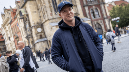 Ondrej Palat tours art museum ahead of Global Series in Czechia