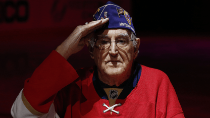 WW2-vet_salutes_at-Panthers-game