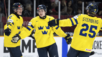 Hattrick från Axel Sandin-Pellikka när Juniorkronorna gick in i JVM