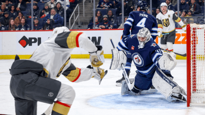 Hellebuyck_savs_vs_GoldenKnights