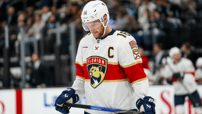 Barkov musel ísť na operáciu zraneného kolena