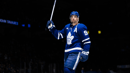 Tavares_MapleLeafs_salutes-fans