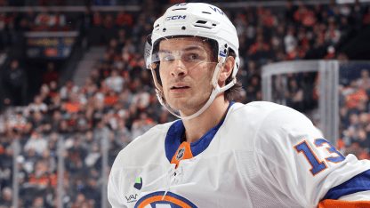 Barzal_NYI_close-up
