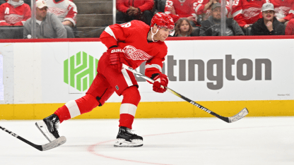 Kane_RedWings_shoots