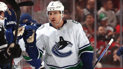 Luke_Schenn_celebrates-with-VAN-bench