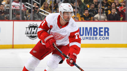 Larkin looks to lead hometown Red Wings back to playoffs