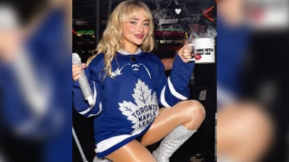 Sabrina Carpenter rocks bedazzled Maple Leafs jersey at Toronto 