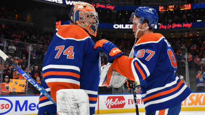 Skinner winning Oilers record 11 straight as goalie awesome