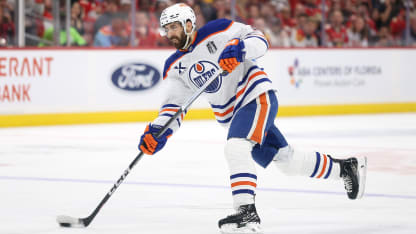 Bouchard signs 4-year, $42 million contract with Oilers