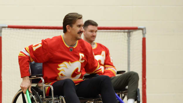 20251121_Floor Hockey_010_ DM