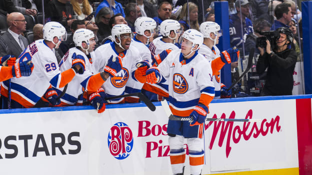 UBS Postgame Photos: Islanders 6, Maple Leafs 3