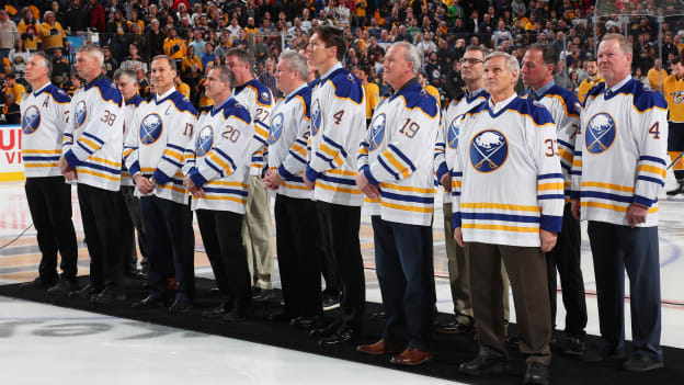 20191212-alumni-on-ice-gallery