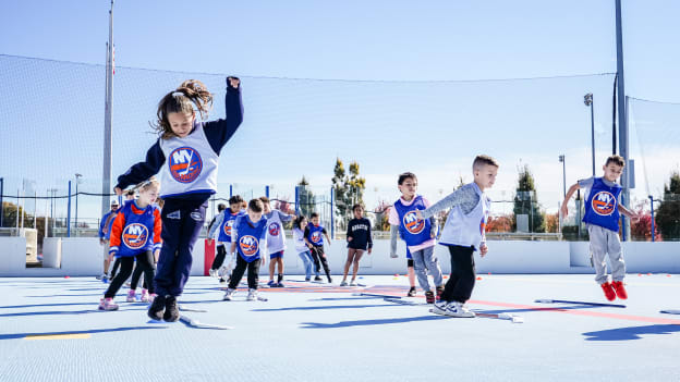 PHOTOS: Military Children Try Hockey For Free