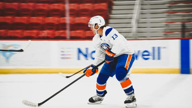 20250919_NYI_TRAININGCAMP_JOHNSTON-28