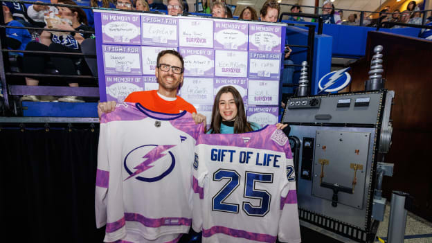 251123TBLvsPHI_HockeyFightsCancer342cbl