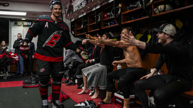 41_250429_CARvsNJD_RD1_GM5_JL200398