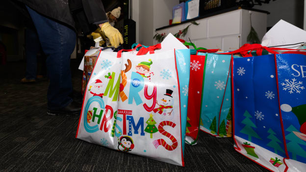 20251224_ALUMNI_TOY_DRIVE_FLA7300AB