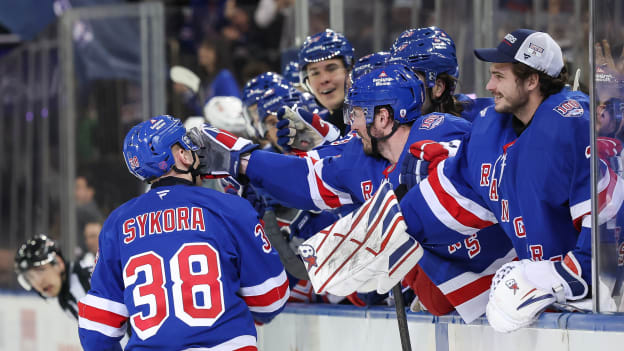 Chicago Blackhawks v New York Rangers