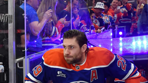 776312032_AD026_Kings_v_Oilers