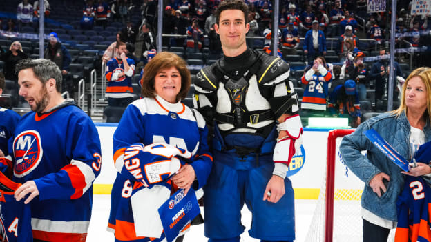 20250415_NYI_WSH_FINAL_JERSEYOFFBACKS-30