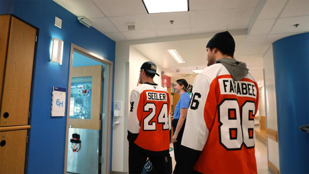 Flyers visit CHOP