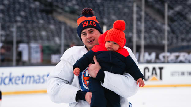 PHOTOS: Islanders Family Skate