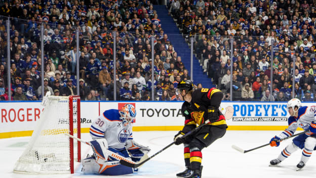 Montreal Canadiens v Vancouver Canucks