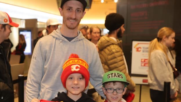 20260223_Flames Autograph Session_ 0009 DM