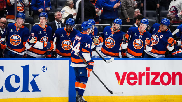 20251202_TBL_NYI_p2_GOAL_horvat-6