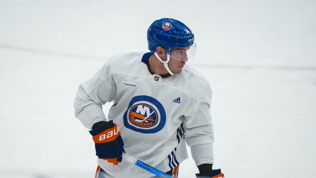 PHOTOS: Islanders Morning Skate Dec. 29