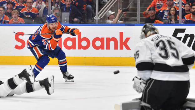 776312032_AD045_Kings_v_Oilers