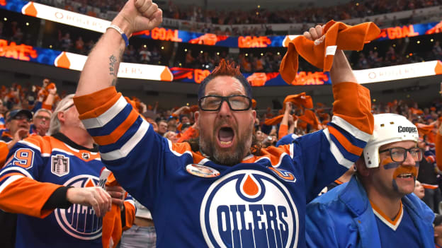 776312032_AD063_Kings_v_Oilers