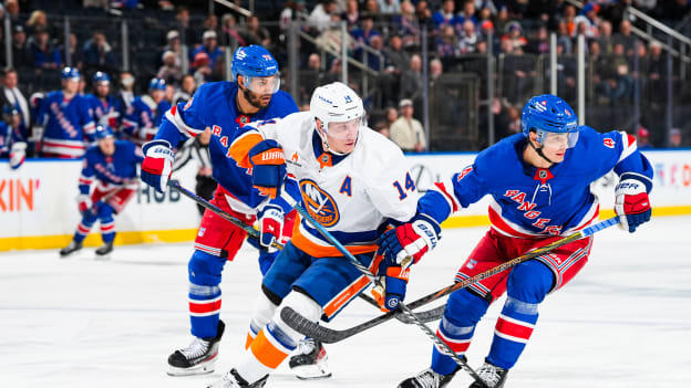 New York Islanders v New York Rangers