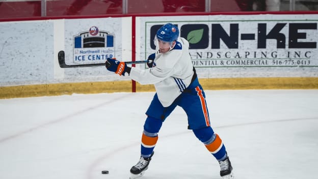 PHOTOS: Islanders Morning Skate Dec. 29