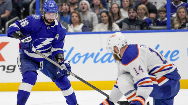 18733031_NHL:_NOV_18_Oilers_at_Lightning_Andrew_Taylor_(Greenfly)_20231119_010259