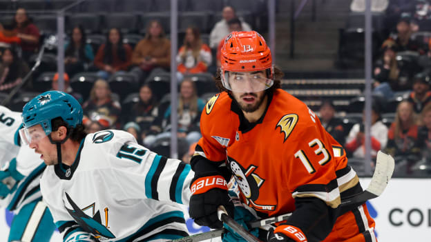 20250929_Sharks_Ducks_Robinson_0186