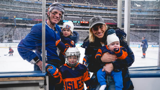 PHOTOS: Islanders Family Skate