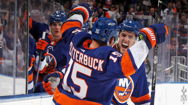 Socios.com Postgame Photos: Islanders 7, Maple Leafs 2