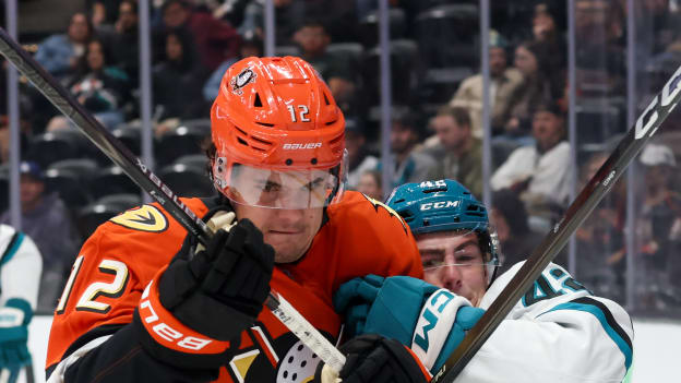 20250929_Sharks_Ducks_Robinson_0574